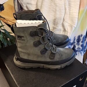 Men's Sorel Explorer boot WP size 9 NWOT